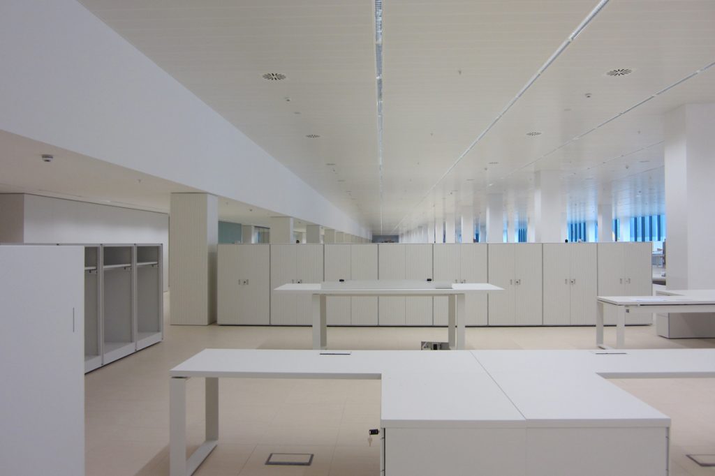 Edificios-corporativos-sede-massimo-dutti-tordera-oficinas-interior