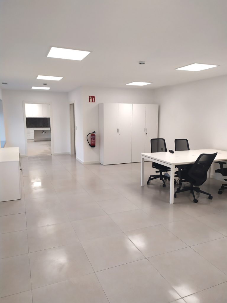 Nave-mascarillas-quirúrgicas-oficinas